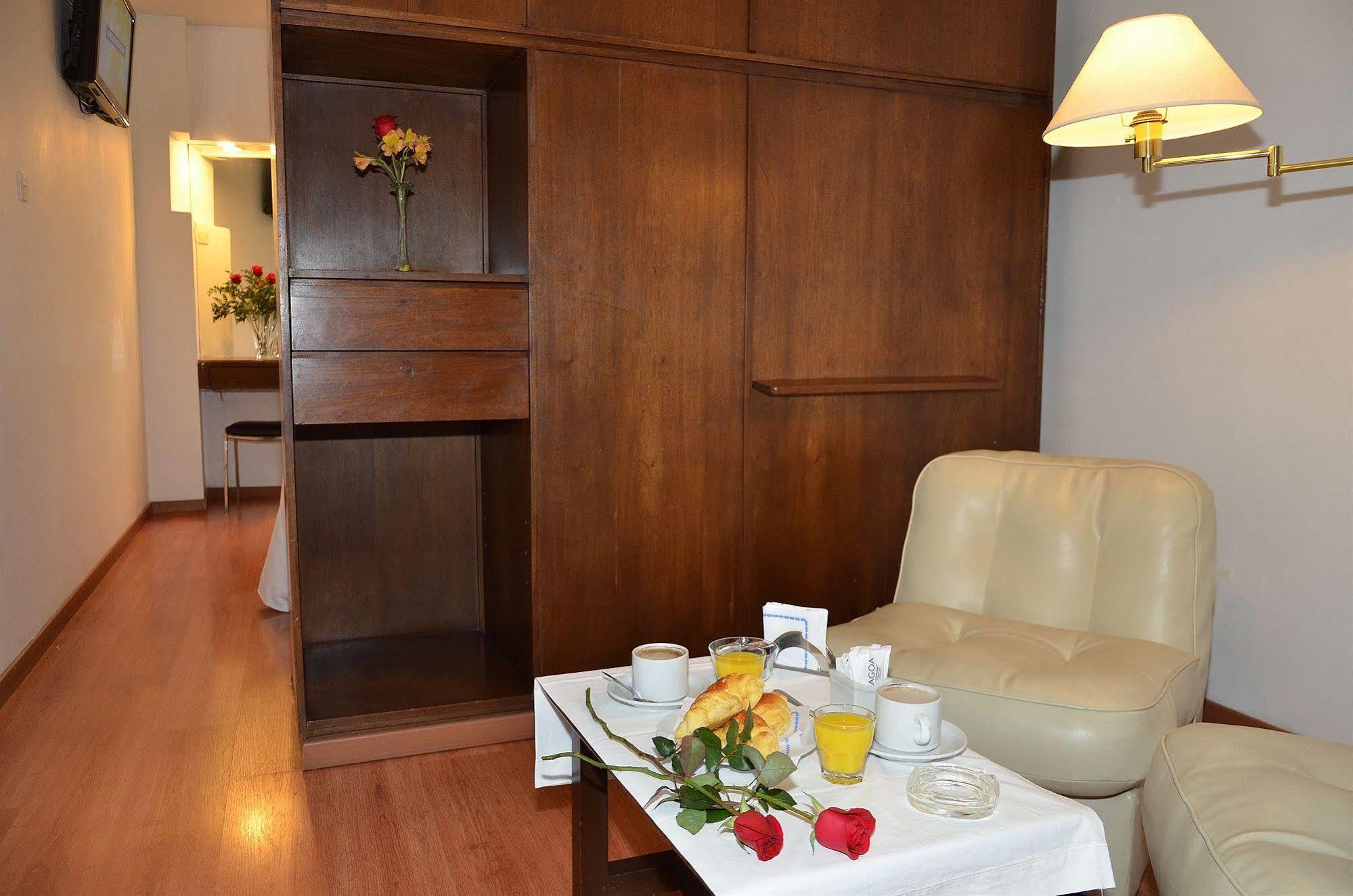 Ecuador Hotel Buenos Aires Extérieur photo