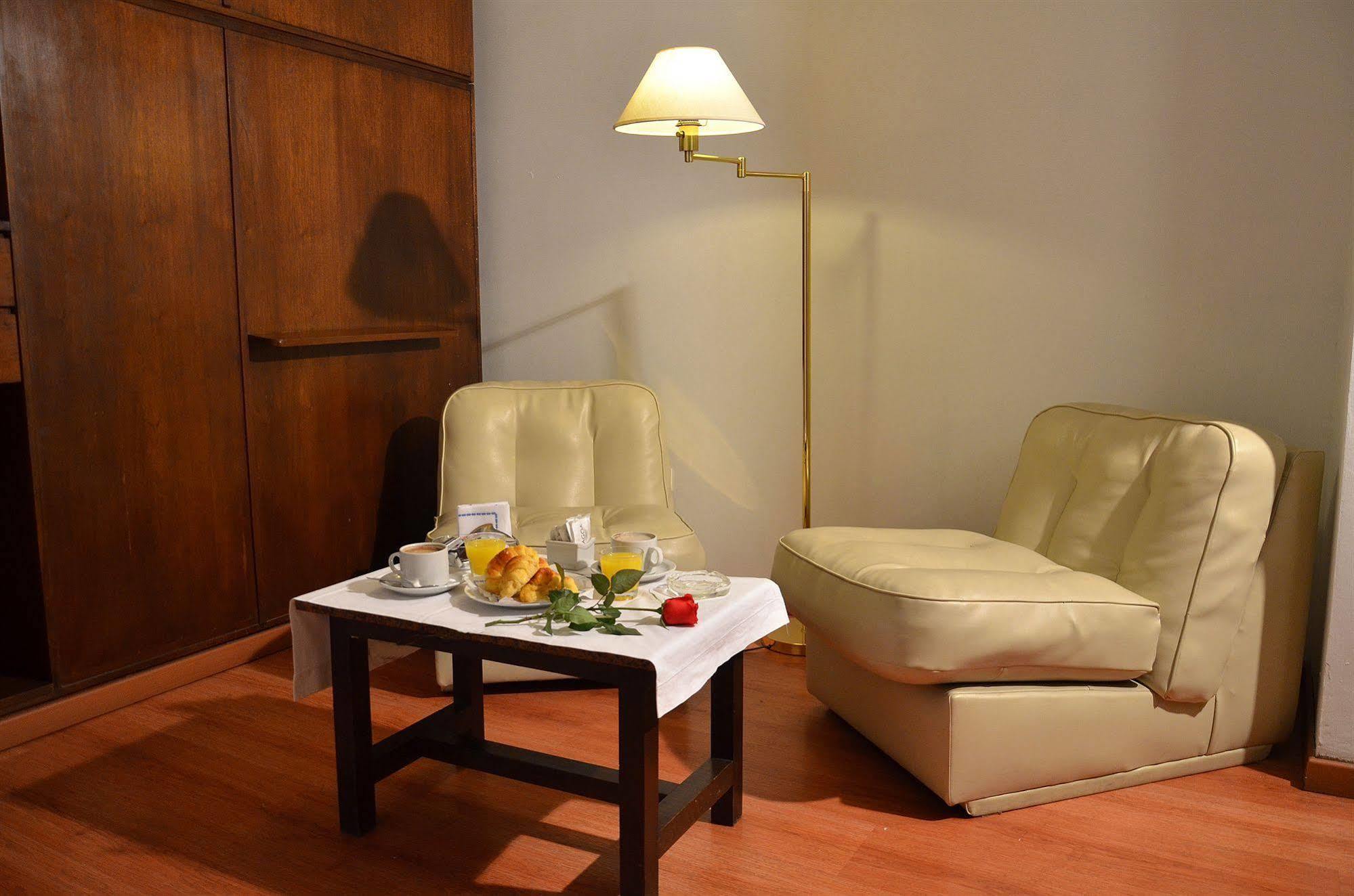 Ecuador Hotel Buenos Aires Extérieur photo